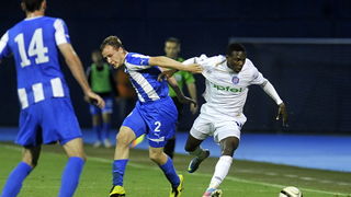 Zagreb, 220513.
Stadion Maksimir.
Uzvratna utakmica 22. finala Hrvatskog nogometnog kupa, Lokomotiva – Hajduk.
Na fotografiji: Jean Evrard Kouassi (Haj), Filip Mrzljak (desno).
Foto: Srdjan Vrancic / CROPIX Zagreb, 220513.
Stadion Maksimir.
Uzvratna utakmica 22. finala Hrvatskog nogometnog kupa, Lokomotiva – Hajduk.
Na fotografiji: Jean Evrard Kouassi (Haj), Filip Mrzljak (desno).
Foto: Srdjan Vrancic / CROPIX