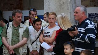 Humanitarna izlozba za pomoc tesko bolesnoj mladoj zadranki Ani Pavic i njenoj kceri Aurori. Zadarski fotografi amateri i profesionalci njih 37 odazvali su se ovoj akciji doniravsi fotografije, Foto: Željko Mršić/PIXSELL