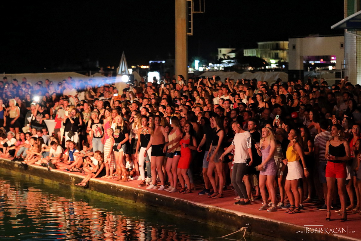 Severina oduševila nastupom na bazenu Ilirije u Biogradu na Moru