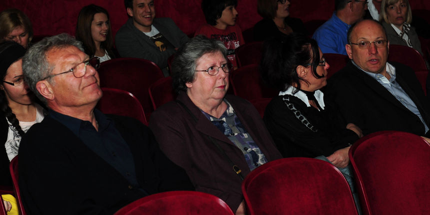 Predstava “Art” u HNK Zadar, foto: Nenad Marčev Predstava “Art” u HNK Zadar, foto: Nenad Marčev