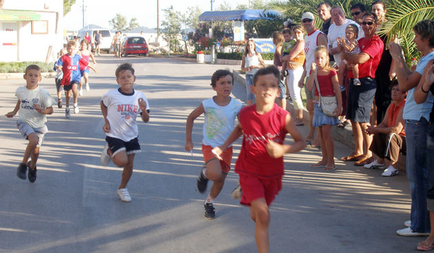 TURANJ, 15.07.2007. Cvjetna trka