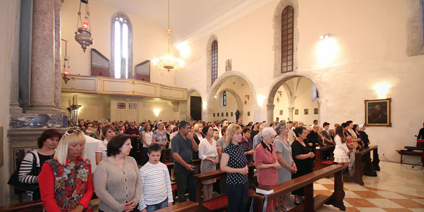 Crkva Sv. Frane: Misno slavlje povodom blagdana Sv. Ante, foto: Saša Čuka Crkva Sv. Frane: Misno slavlje povodom blagdana Sv. Ante, foto: Saša Čuka