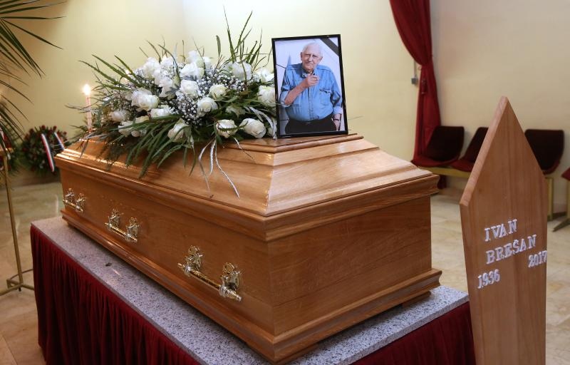 Posljednji ispraćaj velikog hrvatskog književnika Ive Brešana na šibenskom groblju Kvanj
