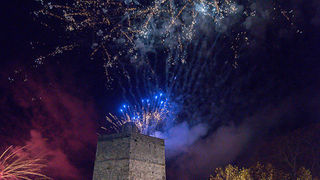 Deset tisuća posjetitelja uživalo u otvorenju Adventa u Zadru- koncertu Ivana Zaka i vatrometu