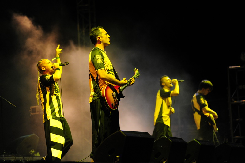 Sibenik, 090811.
Summer eko music festival Terraneo 2011.
Prvog dana na festivalu Terraneo nastupila je Dubioza kolektiv.
Foto: Mladen Pobi / CROPIX Sibenik, 090811.
Summer eko music festival Terraneo 2011.
Prvog dana na festivalu Terraneo nastupila je Dubioza kolektiv.
Foto: Mladen Pobi / CROPIX