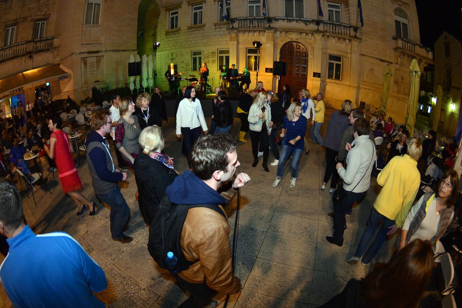 FIMBA After party na Narodnom trgu uz bend Songbusters FIMBA After party na Narodnom trgu uz bend Songbusters