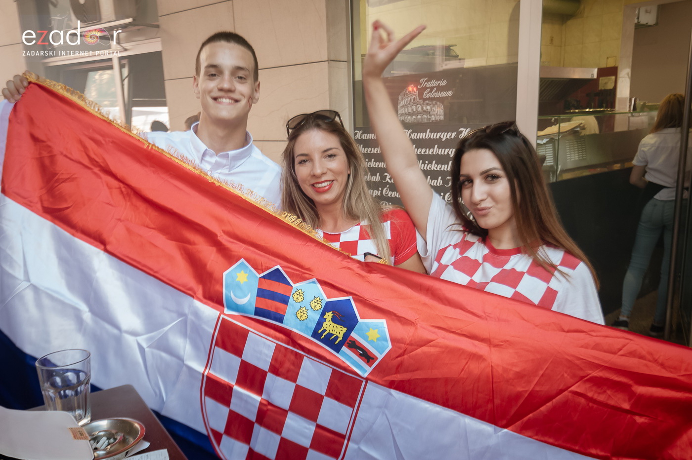 Navijačko ludilo u Zadru za vrijeme i nakon finala Svjetskog prvenstva Navijačko ludilo u Zadru za vrijeme i nakon finala Svjetskog prvenstva