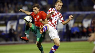 Zagreb, 050909.
Stadion Maksimir.
Nogometna utakmica kvalifikacija za SP u Juznoj Africi 2010. izmedju Hrvatske i Bjelorusije.
Na slici:Ivan Rakitic i Kalachev Timofei.
Foto: Goran Mehkek / CROPIX