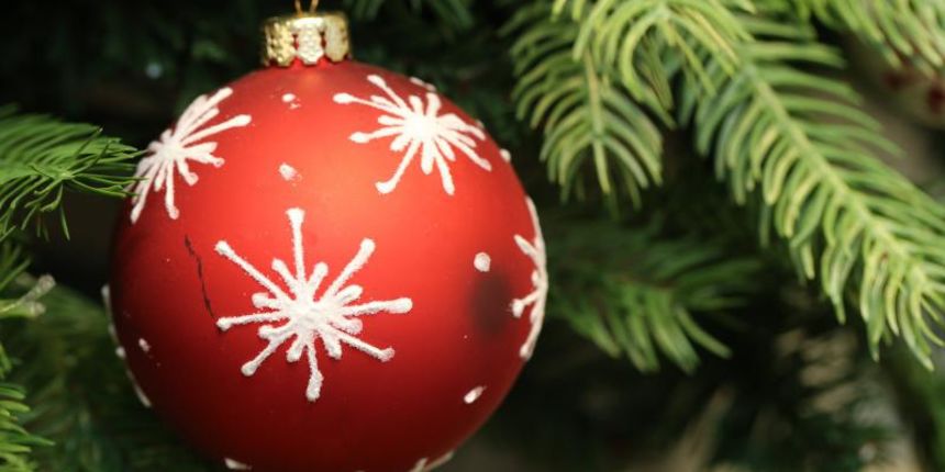 8.11.2013., Split – Pocela prodaja bozicnih aranzmana i ukrasa za jelke. Photo: Ivo Cagalj/PIXSELL Autor Ivo Cagalj/PIXSELL KLJUČNE RIJEČI Split, blagdani, ukras, ilustracije, ukrasi, bozicni ukrasi, advenstki vijenac, bozic, nova godina 8.11.2013., Split – Pocela prodaja bozicnih aranzmana i ukrasa za jelke. Photo: Ivo Cagalj/PIXSELL Autor Ivo Cagalj/PIXSELL KLJUČNE RIJEČI Split, blagdani, ukras, ilustracije, ukrasi, bozicni ukrasi, advenstki vijenac, bozic, nova godina