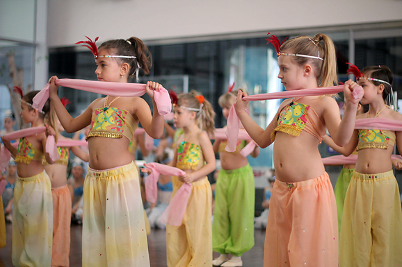 Plesna rapsodija Baletne udruge Pirueta (foto:Saša Čuka) Plesna rapsodija Baletne udruge Pirueta (foto:Saša Čuka)