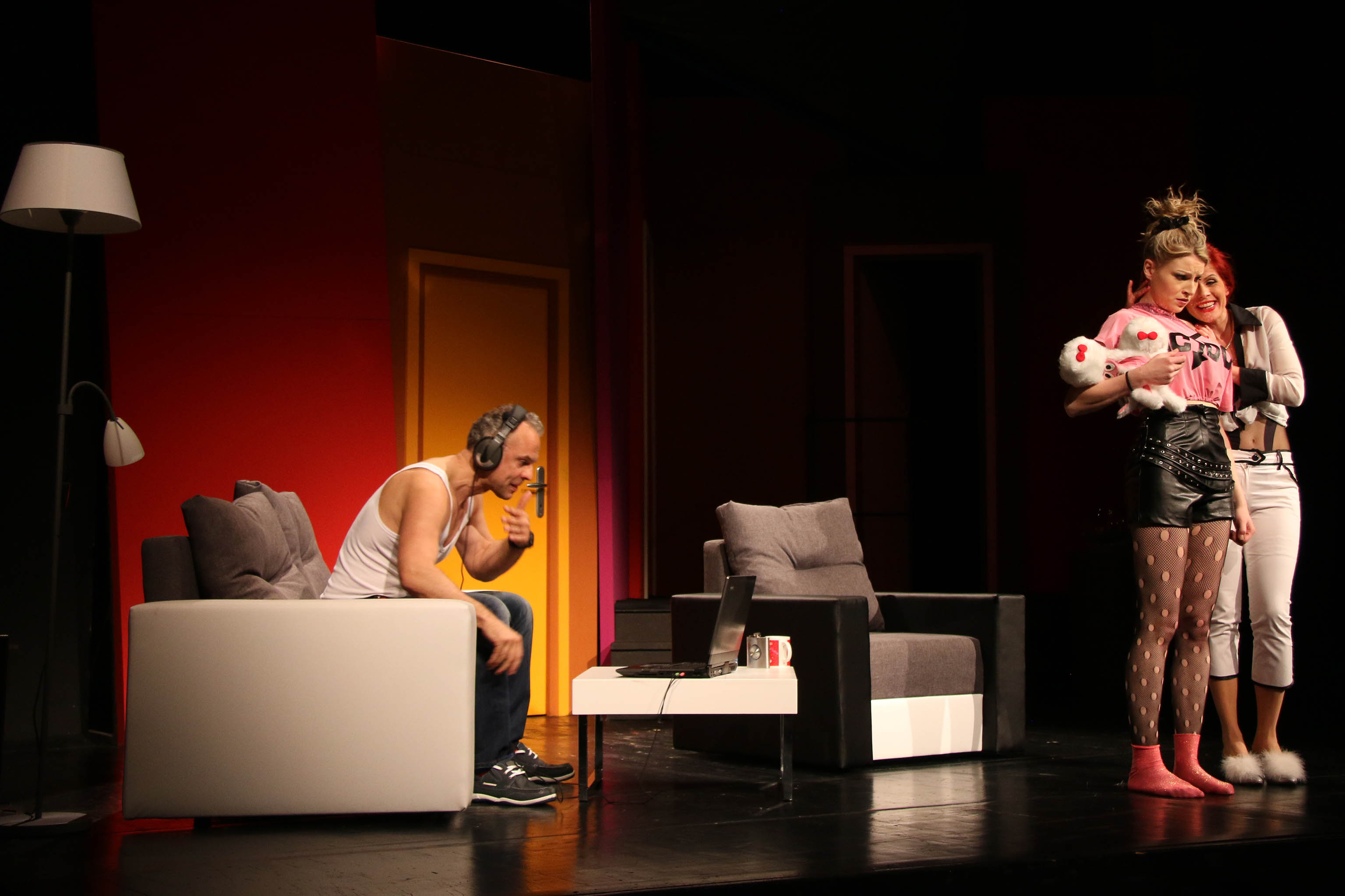 HNK Zadar: Premijera predstave “Besplatan Wi-Fi”