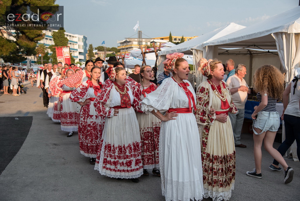 Otvoren 12. biogradski Gastro stol Otvoren 12. biogradski Gastro stol