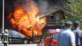 Požar na ŠRC Jelenovac, grad prekriven dimom, zaustavljeni autobusi…