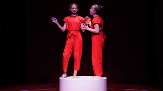 Igrajmo se: Zabranjeno mlađima od 15 strana A