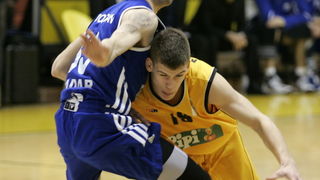 Split, 090413.
Kosarkaska utakmica 4. kola A1 kosarkaske lige Split Zadar odigrana je u dvorani na Gripama.
Na fotografiji: Marineli (zuti Split).
Foto : Jakov Prkic / Cropix Split, 090413.
Kosarkaska utakmica 4. kola A1 kosarkaske lige Split Zadar odigrana je u dvorani na Gripama.
Na fotografiji: Marineli (zuti Split).
Foto : Jakov Prkic / Cropix