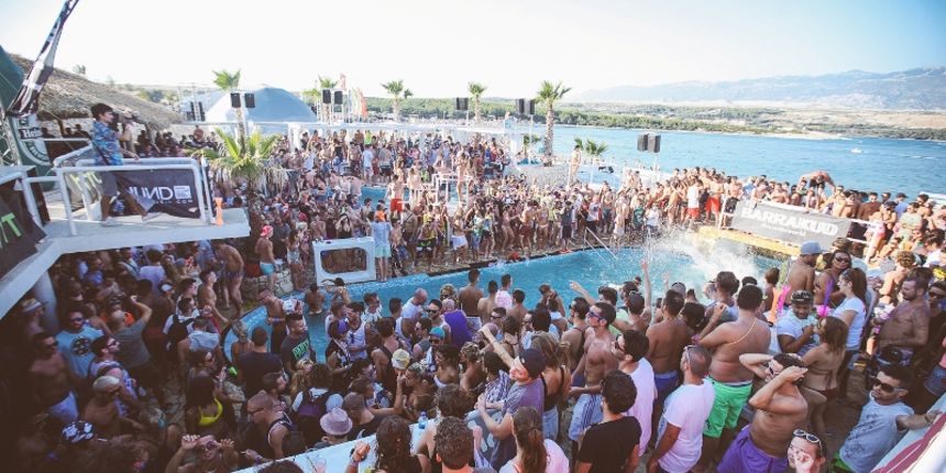 After beach ludilo vlada Papayom foto: Goran Perešin After beach ludilo vlada Papayom foto: Goran Perešin