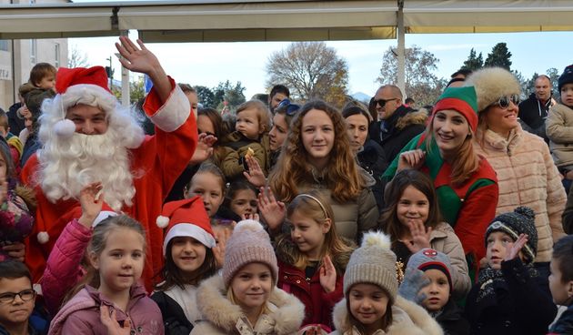 Djed Božićnjak iz Laponije stigao na Forum- poštom!