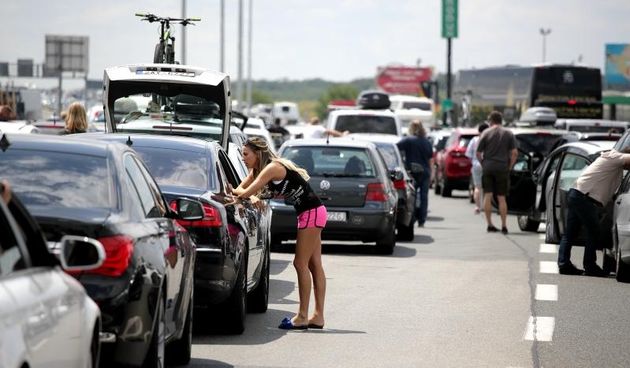 Kolona vozila pred naplatnom postajom Lučko