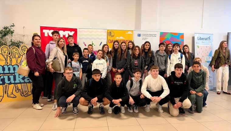 Na Dalmatinskom festivalu matematike učenici OŠ Krune Krstića osvojili drugo mjesto