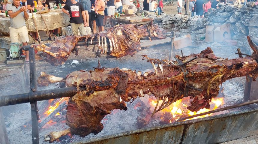 Prisnacfest bukovica zelengrad pečeni vol Prisnacfest bukovica zelengrad pečeni vol