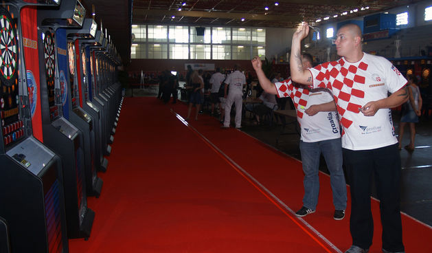 SVJETSKO I EUROPSKO PRVENSTVO U ELEKTRONIČKOM PIKADU U BENIDORMU, ŠPANJOLSKA, 21-28. svibnja 2011. – Boris Krčmar (na slici) osvojio je zlatnu medalju već u prvoj disciplini Svjetskog prvenstva koja se igrala u Benidormu. Krčmar, 31-godišnji Zagrep