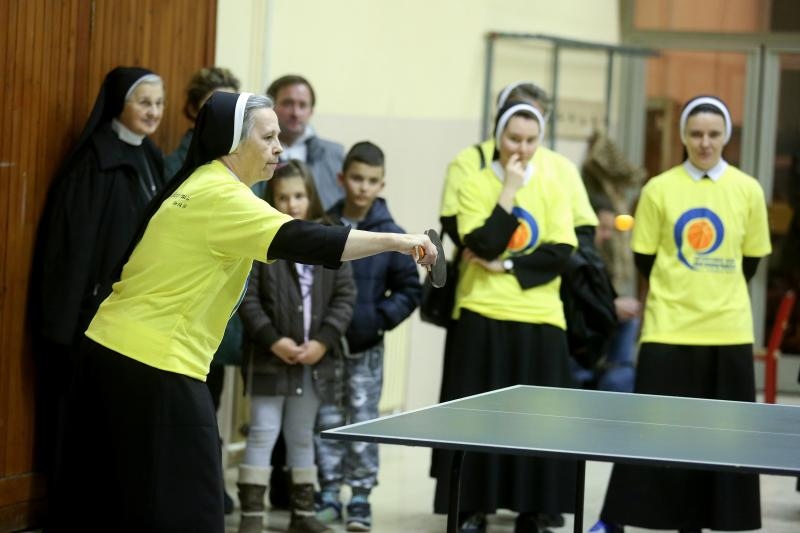 Zagreb: Sportske igre redovnica u OŠ Mato Lovrak. Photo: Goran Jakus/PIXSELL