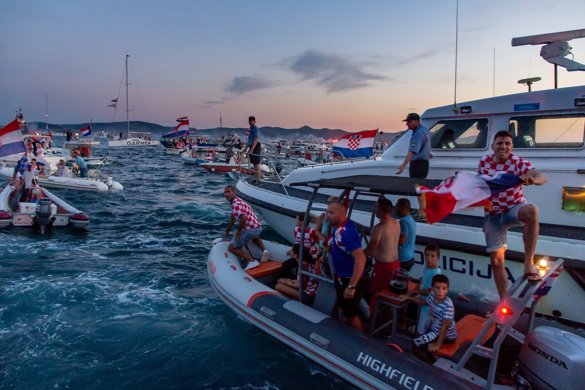 Veličanstven doček četvorice zadarskih Vatrenih od Gradskog mosta do Foruma