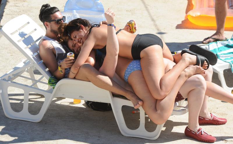 Tisno – Drugog dana Garden festivala posjetitelji uzivali u zabavi na plazi. Photo: Hrvoje Jelavic/PIXSELL