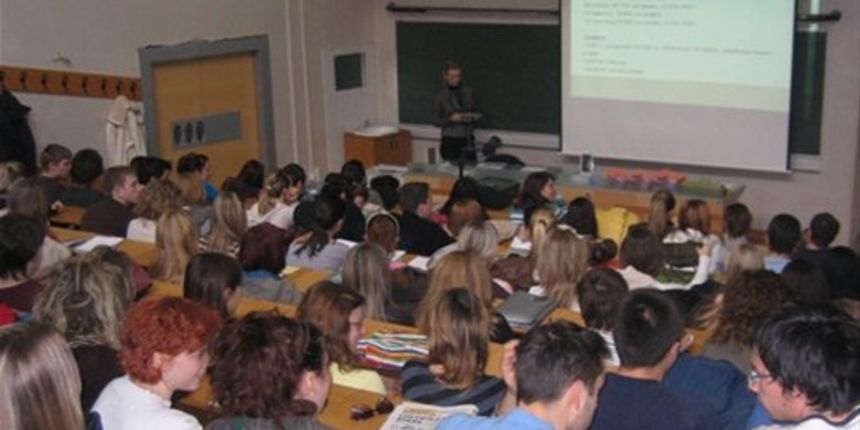 Studenti Ekonomskog fakulteta Zagreb (Foto: s1.trosjed.net.hr)