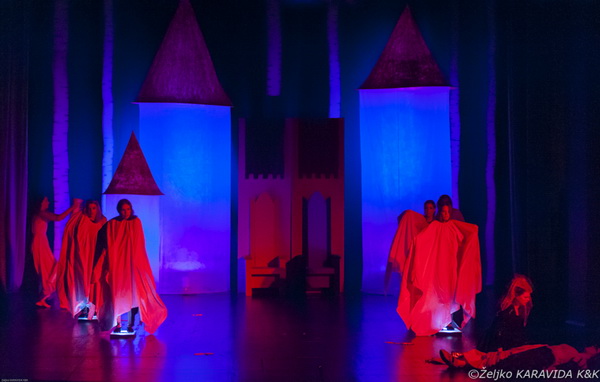 HNK Zadar: Bajka.hr Plesne udruge Gesta, Foto: Željko Karavida HNK Zadar: Bajka.hr Plesne udruge Gesta, Foto: Željko Karavida