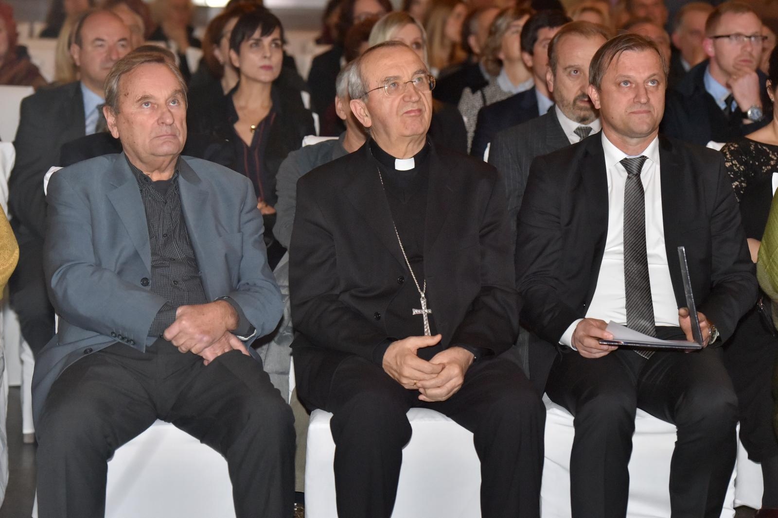 Gradonačelniku Zadra Branku Dukiću uručena povelja UNESCO-a