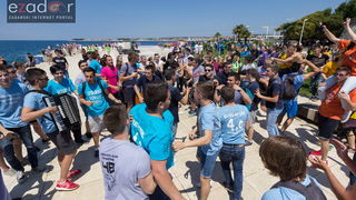 Ludijada zadarskih maturanata na Pozdravu suncu i Morskim orguljama