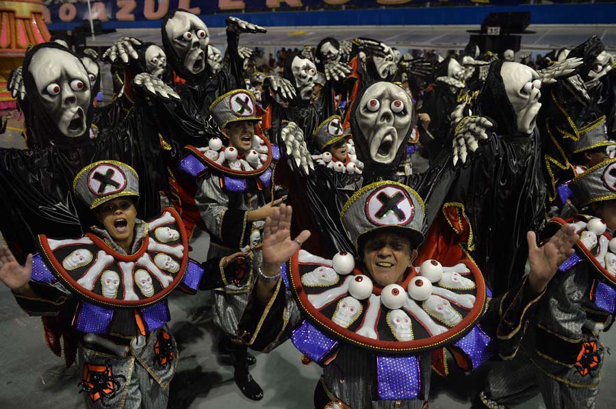 Tradicionalni karneval u Brazilu, foto: NELSON ALMEDIA Tradicionalni karneval u Brazilu, foto: NELSON ALMEDIA