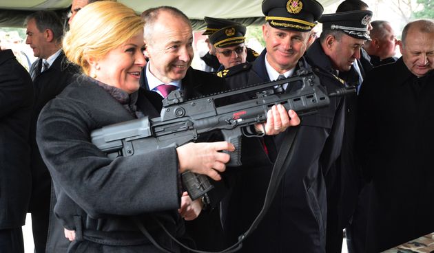 Kolinda Grabar-Kitarović u požeškoj vojarni