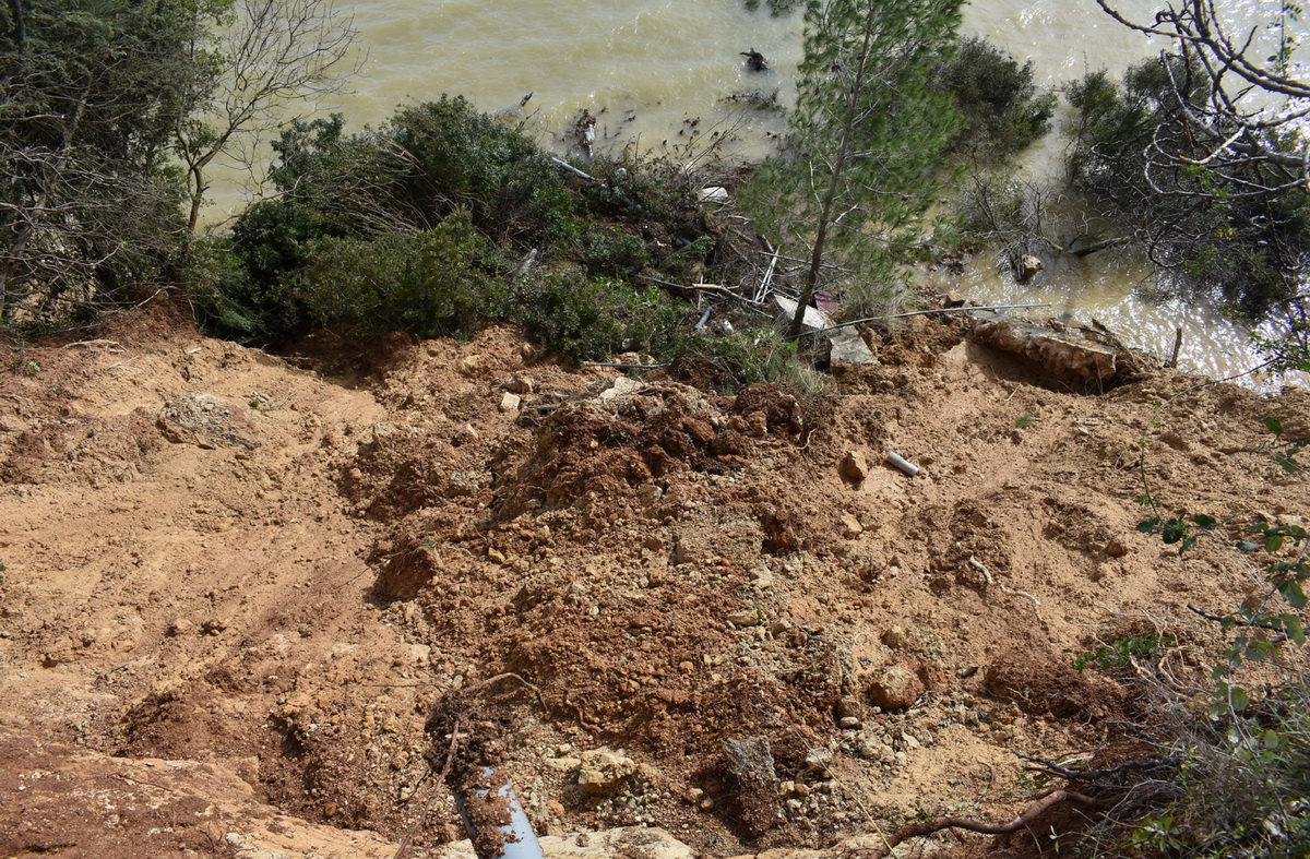 Župan Longin obišao klizišta u Posedarju Župan Longin obišao klizišta u Posedarju