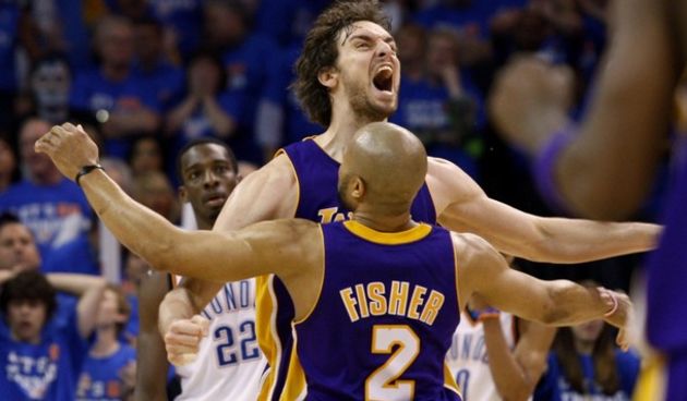 Pau Gaspol i Derek Fisher, Foto: Reuters
