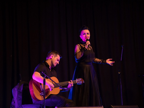 Veličanstvena Amira Medunjanin oduševila Zadrane u klubu Arsenal. Foto: Vinko Pešić Veličanstvena Amira Medunjanin oduševila Zadrane u klubu Arsenal. Foto: Vinko Pešić