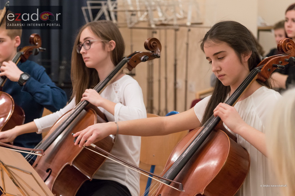 Božićni koncert mladih ansambala Glazbene škole Blagoje Bersa