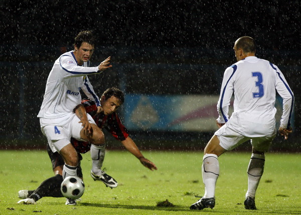 Cakovec, 200809.
Na gradskom stadionu Cakovec igra se prvenstvena utakmica T-com Prve HNL izmedju NK Medjimurje i NK Zadar.
Na fotografiji: Dvoboj Mateja Janjica iz Zadra i Marijana Vuka iz Medjimurja.
Foto: Andrej Svoger / Cropix