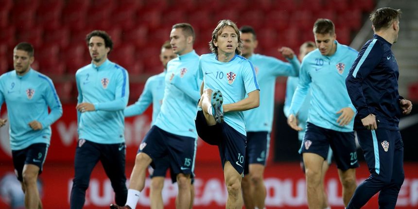 Pirej: Trening hrvatske nogometne reprezentacije uoči sutrašnje kvalifikacijske utakmice s Grčkom Pirej: Trening hrvatske nogometne reprezentacije uoči sutrašnje kvalifikacijske utakmice s Grčkom