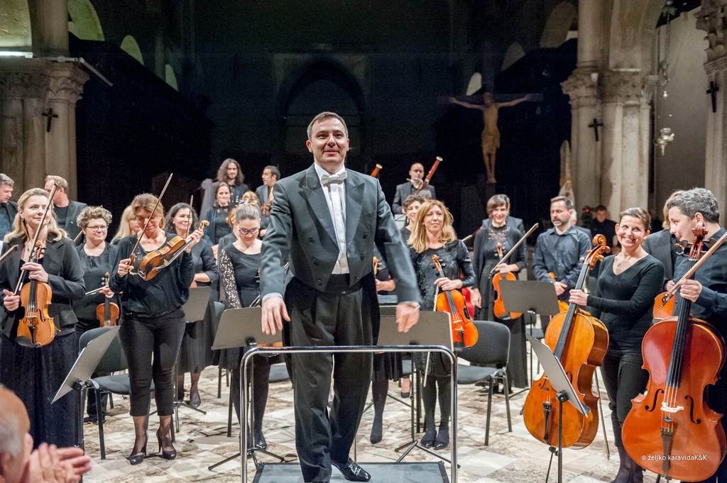 Stefan Milenković i Zadarski komorni orkestar u katedrali sv. Stošije