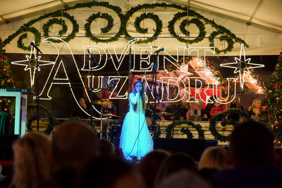 Advent u Zadru: Sveti Nikola razveselio najmlađe Zadrane Advent u Zadru: Sveti Nikola razveselio najmlađe Zadrane