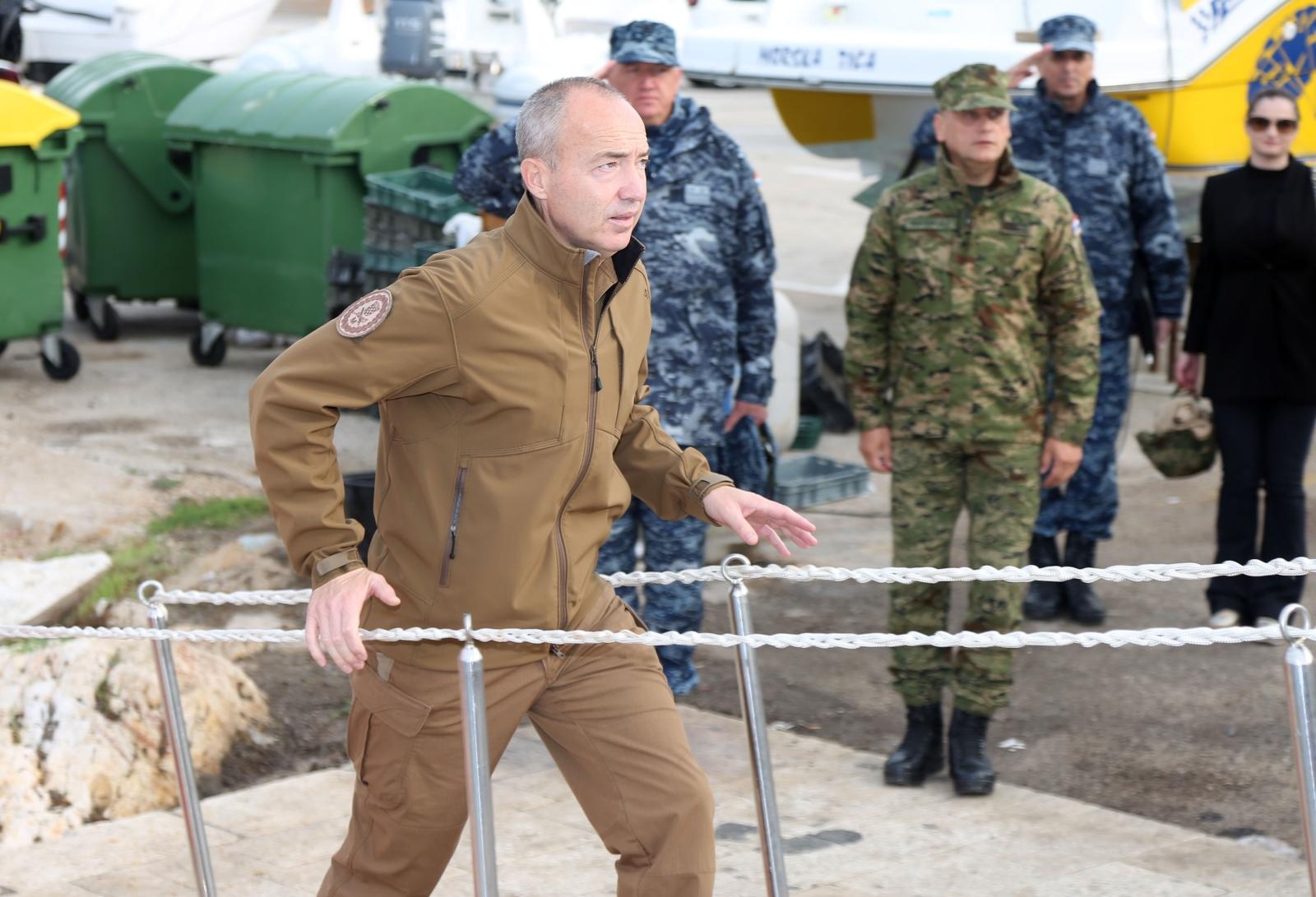 Žirje: Vojne vježba Hrvatske ratne mornarice Oružanih snaga RH “Harpun 2017” Žirje: Vojne vježba Hrvatske ratne mornarice Oružanih snaga RH “Harpun 2017”