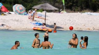 Ljetni dana na dugootočkoj plaži Sakarun, biseru Mediterana s prekrasnim tirkiznim morem, Foto: Filip Brala/PIXSELL Ljetni dana na dugootočkoj plaži Sakarun, biseru Mediterana s prekrasnim tirkiznim morem, Foto: Filip Brala/PIXSELL
