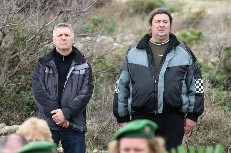 Polaganjem vijenaca na središnjem križu, u Novigradu je obilježena obljetnica pogibije članova HRM-a i Druge gardijske brigade za vrijeme akcije Maslenica. Photo: Dino Stanin/PIXSELL Polaganjem vijenaca na središnjem križu, u Novigradu je obilježena obljetnica pogibije članova HRM-a i Druge gardijske brigade za vrijeme akcije Maslenica. Photo: Dino Stanin/PIXSELL