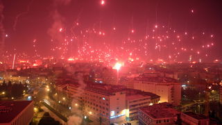 Split, 130211.
Povodom stote obljetnice NK Hajduk navijacka skupina Torcida organizirala je vatromet po cijelom gradu.
Foto: Josko Supic / CROPIX Split, 130211.
Povodom stote obljetnice NK Hajduk navijacka skupina Torcida organizirala je vatromet po cijelom gradu.
Foto: Josko Supic / CROPIX