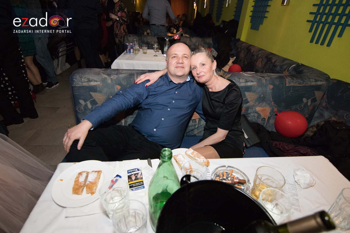 Ludnica u Saturnusu: Najbolji doček u svemiru i šire Ludnica u Saturnusu: Najbolji doček u svemiru i šire