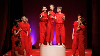 Igrajmo se: Zabranjeno mlađima od 15 strana A