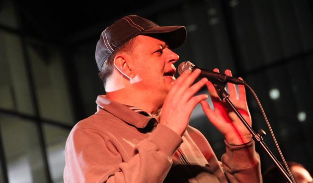 Unatoč kiši i slabom odazivu publike, Marijan Ban i njegovi Diktatori Zadranima su priredili odličan koncert povodom 5. rođendana centra City Galleria.   foto: Iva Perinčić