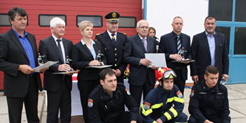 Zadarski vatrogasci proslavili dan. sv. Florijana Zadarski vatrogasci proslavili dan. sv. Florijana
